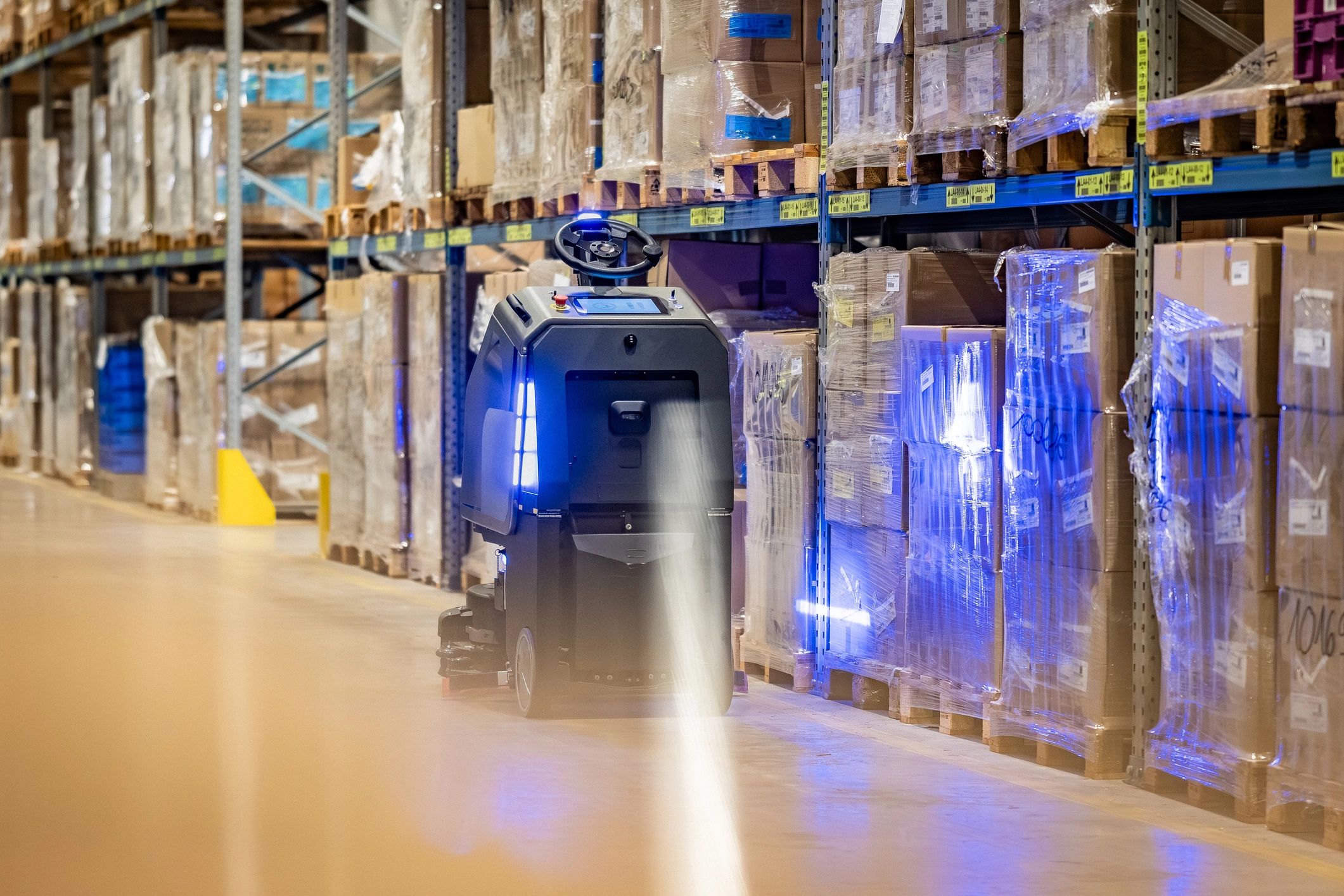 Modern warehouse technology environment